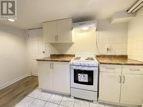 2 Chicora Ave in Toronto, ON - Building Photo - Building Photo