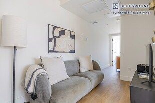 611 N Virgil Ave in Los Angeles, CA - Building Photo