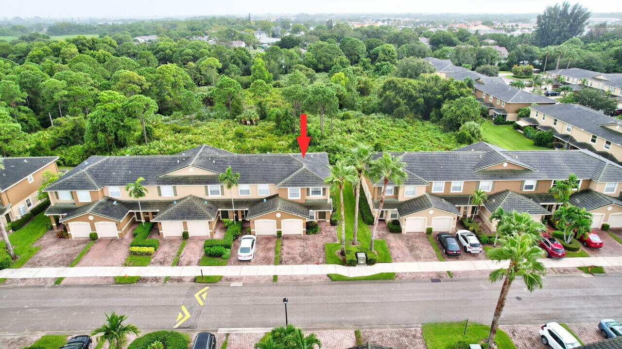 2988 SE Lexington Lakes Dr in Stuart, FL - Building Photo