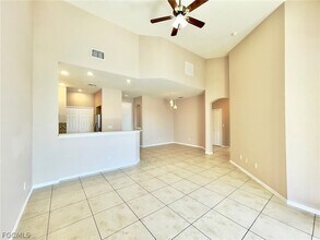 4256 Liron Ave, Unit 203 in Ft. Myers, FL - Building Photo - Building Photo