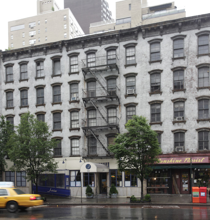 946-948 1st Ave in New York, NY - Building Photo