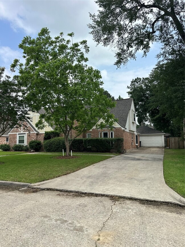 3411 Stoney Oak Dr