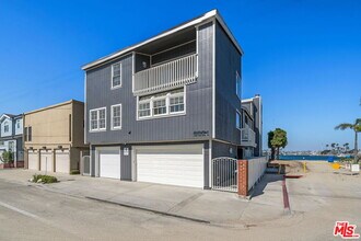 6821 E Ocean Blvd in Long Beach, CA - Foto de edificio - Building Photo