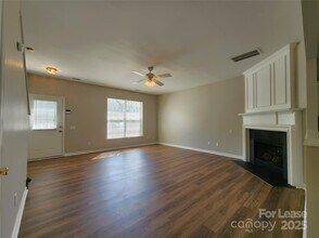 3242 Mannington Dr in Charlotte, NC - Building Photo - Building Photo