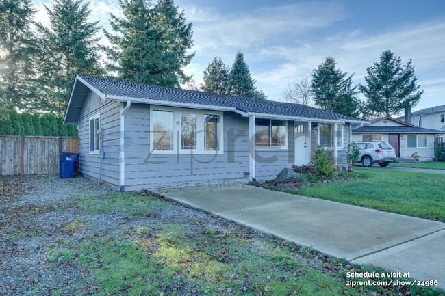 732 Natalie Pl in Enumclaw, WA - Foto de edificio - Building Photo