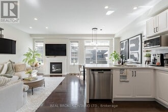 260 Kincardine St in Vaughan, ON - Building Photo - Building Photo