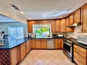 5570 SW 9th Ct in Margate, FL - Foto de edificio - Building Photo