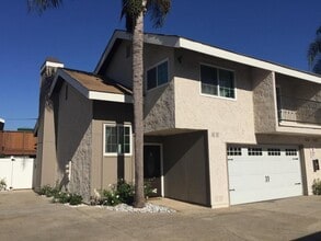 2195 Canyon Dr in Costa Mesa, CA - Building Photo - Building Photo