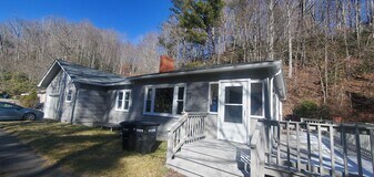 114 Poplar Hill Dr in Boone, NC - Building Photo