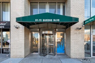 8115 Queens Blvd in Flushing, NY - Building Photo - Building Photo