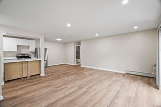 283-435 Oaklawn Ave in Cranston, RI - Building Photo - Building Photo