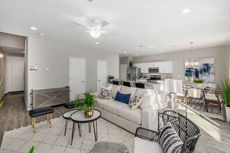 Lyra Residences in Phoenix, AZ - Building Photo - Building Photo