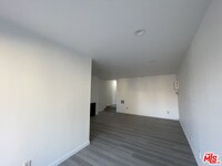 1337 N Sierra Bonita Ave in West Hollywood, CA - Building Photo - Building Photo