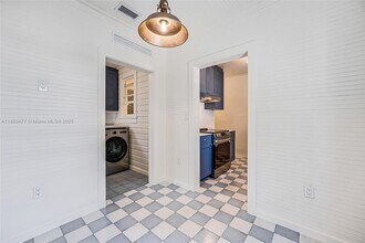 3822 Oak Ave in Miami, FL - Building Photo - Building Photo