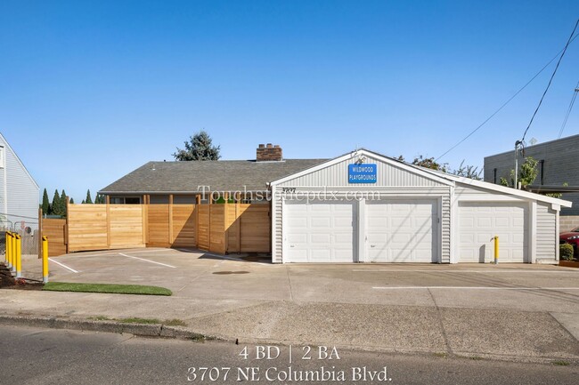 3707 NE Columbia Blvd in Portland, OR - Building Photo - Building Photo