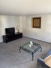 277 Center St, Unit Apt b in Roxbury Township, NJ - Building Photo - Building Photo