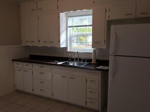1938 Deerfield Ave in Redding, CA - Building Photo - Building Photo