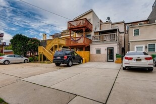 1127 S Hanover St in Baltimore, MD - Building Photo