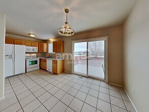 4086 W 5400 S in Roy, UT - Foto de edificio - Building Photo