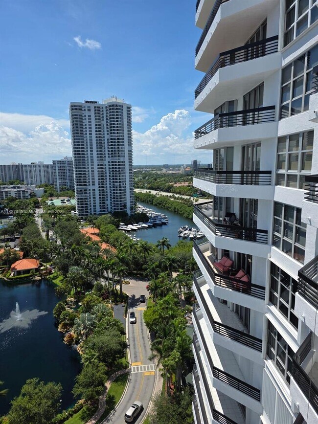 19195 Mystic Pointe Dr in Aventura, FL - Building Photo - Building Photo