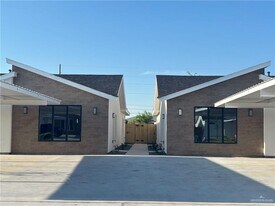 2112 E San Andrea St in Edinburg, TX - Building Photo