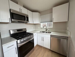 2547 A Ave in National City, CA - Foto de edificio - Building Photo