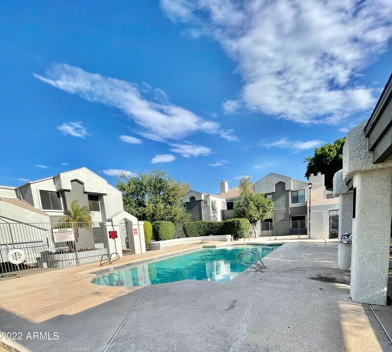 9209 N 59th Ave in Glendale, AZ - Foto de edificio