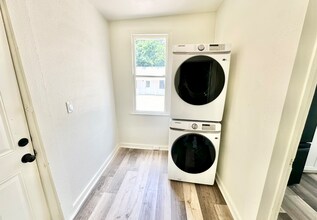 1121 Essex St in San Antonio, TX - Building Photo - Building Photo