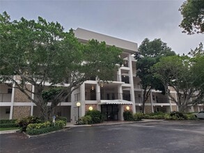 2900 N Palm Aire Dr in Pompano Beach, FL - Building Photo - Building Photo