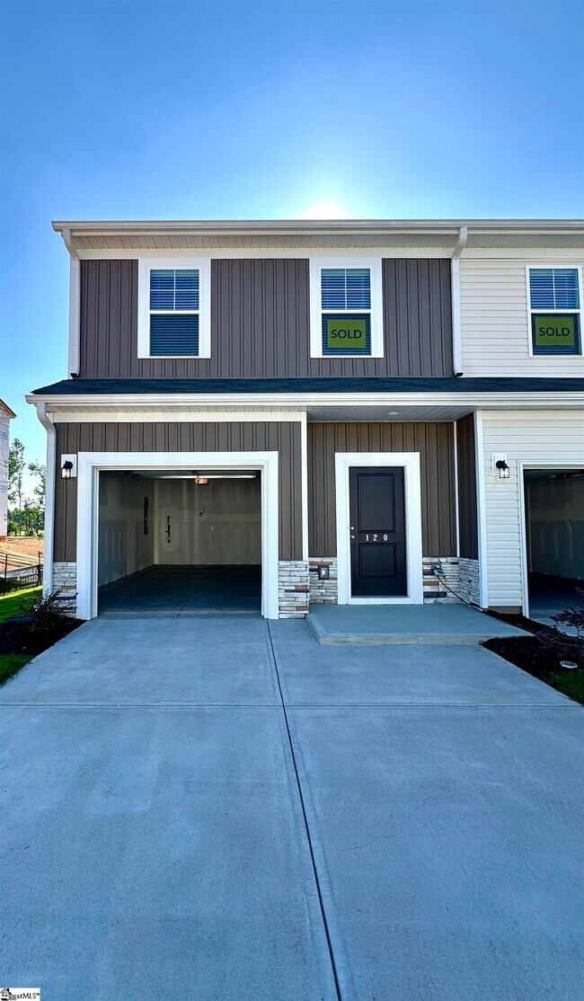 120 Randwick Ln in Greer, SC - Building Photo - Building Photo