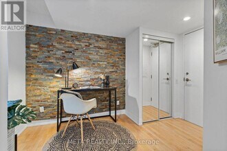 25 Carlton St. in Toronto, ON - Building Photo - Building Photo