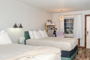 1057 Indian Point Rd in Branson, MO - Building Photo