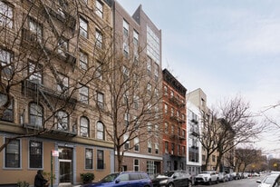 639 E 9th St in New York, NY - Building Photo
