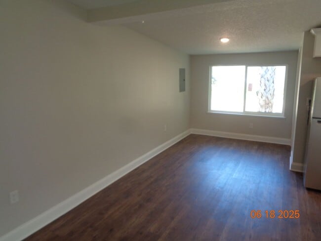 145 S Halifax Ave in Daytona Beach, FL - Building Photo - Building Photo