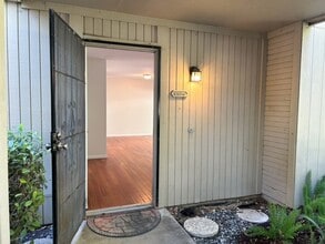1252 San Simeon Ct in Ventura, CA - Building Photo - Building Photo