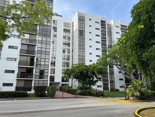 property at 17021 N Bay Rd