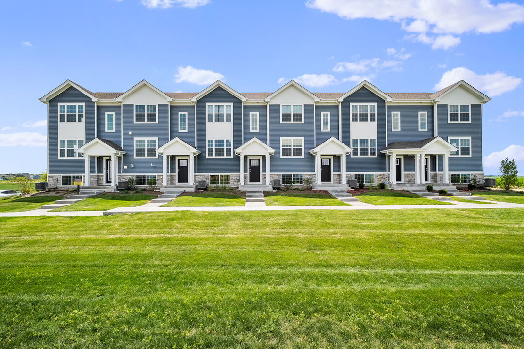 1113 Briar Gln Ct in Hampshire, IL - Foto de edificio