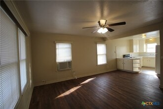 669 Roosevelt St in New Braunfels, TX - Building Photo - Building Photo