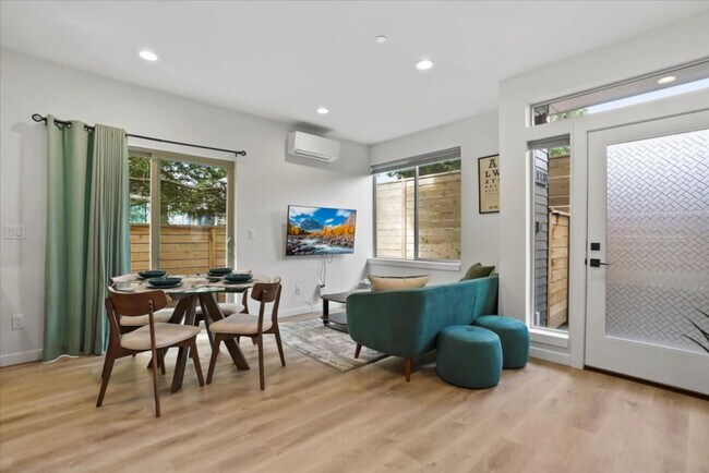 823 NE 70th St, Unit ID1264552P in Seattle, WA - Building Photo - Building Photo