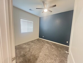 7618 Emerald Green Ave in Bakersfield, CA - Building Photo - Building Photo
