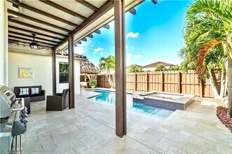 1920 SW 154th Ave in Miami, FL - Foto de edificio - Building Photo