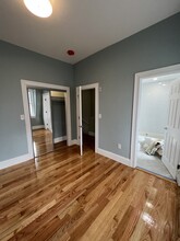 73 Pearl St, Unit 1L in Somerville, MA - Foto de edificio - Building Photo