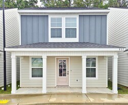933 Motsie Rd in Biloxi, MS - Building Photo