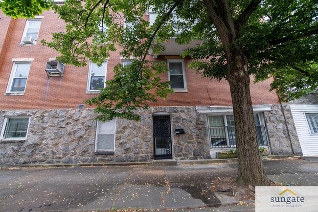 2935 Guilford Ave-Unit -3 in Baltimore, MD - Building Photo - Building Photo