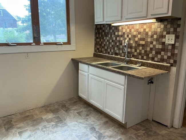 property at 1820 N 40th St