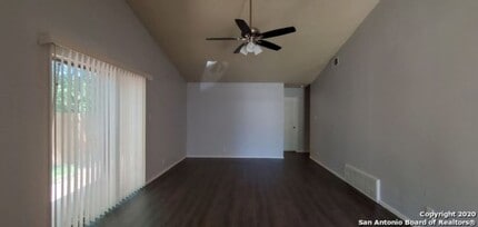 5234-5236 Meadow Rise St in San Antonio, TX - Building Photo - Building Photo