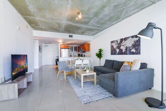 3250 NE 1st Ave in Miami, FL - Building Photo - Building Photo