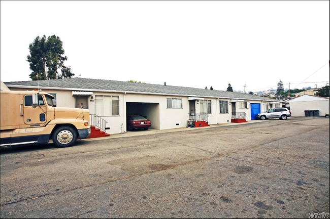 Mono Avenue Apartments in San Leandro, CA - Building Photo - Building Photo