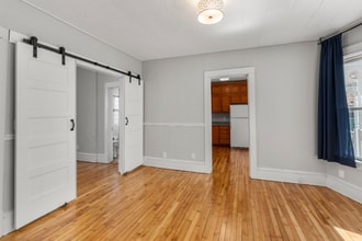 1123 5th St NE in Minneapolis, MN - Building Photo - Building Photo