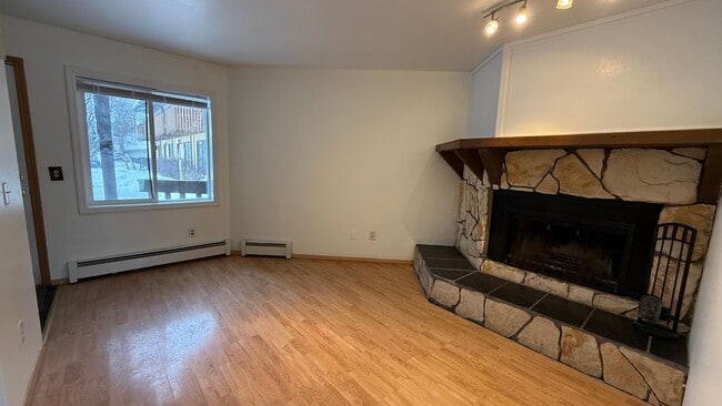 1464 W 25th Ave in Anchorage, AK - Building Photo - Building Photo